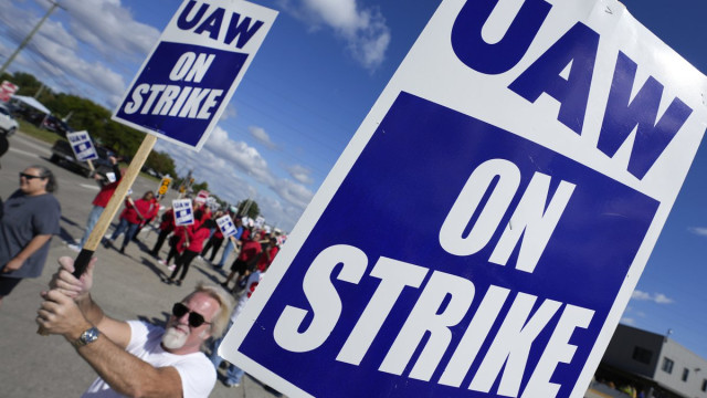 UAW Stages Surprise Strike at Ford's Largest Truck Plant, Escalating Auto Labor Dispute