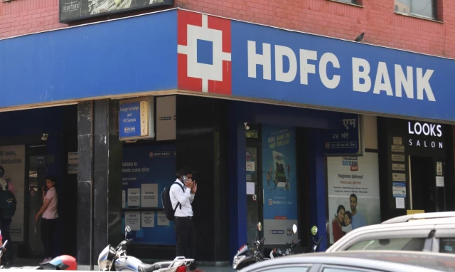 HDFC Bank Under Fire for 'Anti-Hindu' Ad on Financial Vigilance
