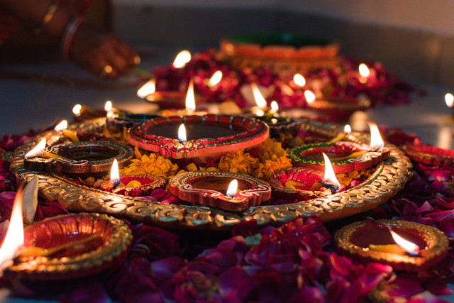 Diwali 2023: Spreading Light and Love with Heartfelt Wishes and Festive Messages