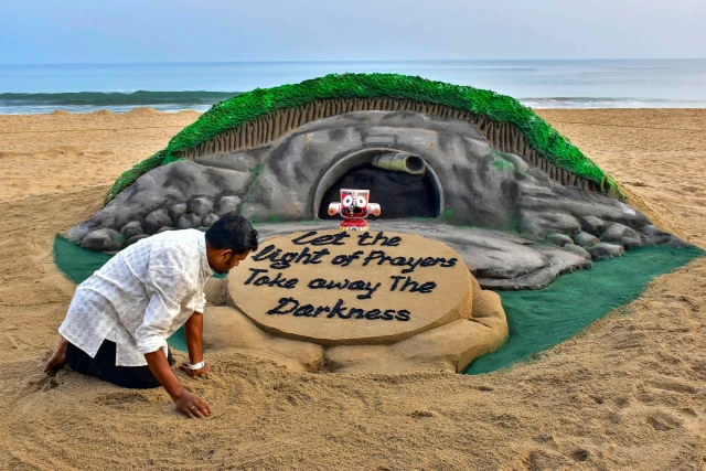 Rescue Efforts Persist: Sand Art Tribute to Trapped Workers by Sudarsan Pattnaik