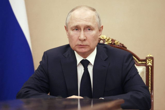 Putin's Diplomatic Visit: Oil, Ukraine, and Regional Conflicts in Focus