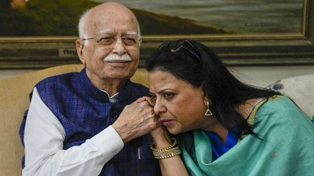 Joyous moments unfold as Advani's daughter hugs her father, celebrating the government's decision to honor him with the Bharat Ratna