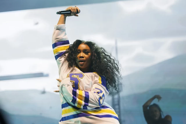SZA Takes Center Stage at Grammys 2024 with Electrifying Performances of 'Snooze' and 'Kill Bill'