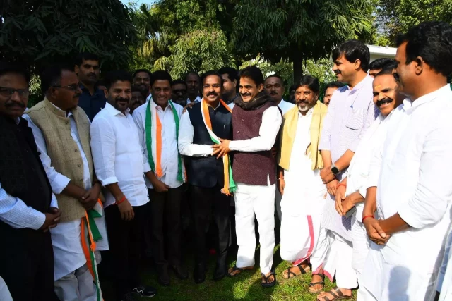 Venkatesh Netha, BRS Lok Sabha MP, switches sides, and aligns with Congress before the elections