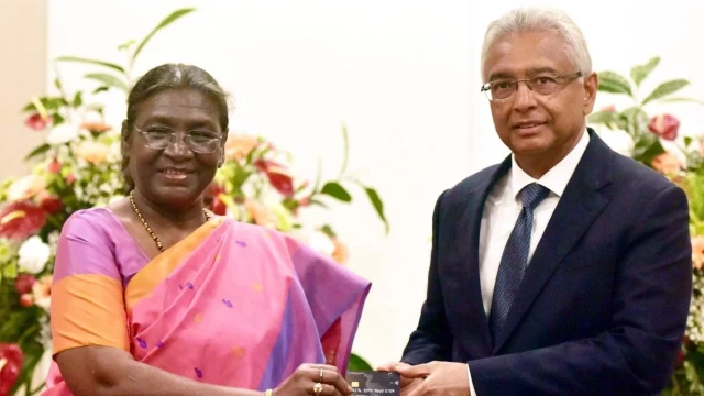 President Murmu meets Mauritius PM Jugnauth, gifts RuPay card in exclusive tête-à-tête