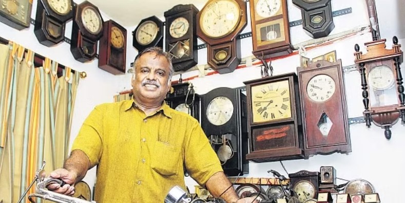 2022/11/Chennais-Kennedy-the-Clock-Man-Enters-Guinness-Book-of-World.jpg