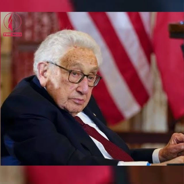 Former US Secretary of State Henry Kissinger praises India’s balanced foreign policy and lauds EAM Jaishankar’s leadership.