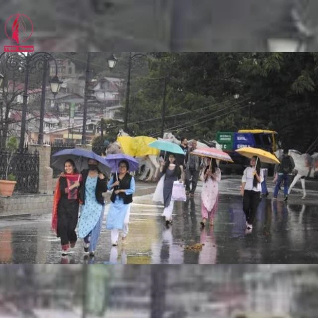 The tourism industry in Himachal Pradesh has been adversely impacted by the monsoon, as the NH connecting Dharamshala to McLeodganj suffered damage.