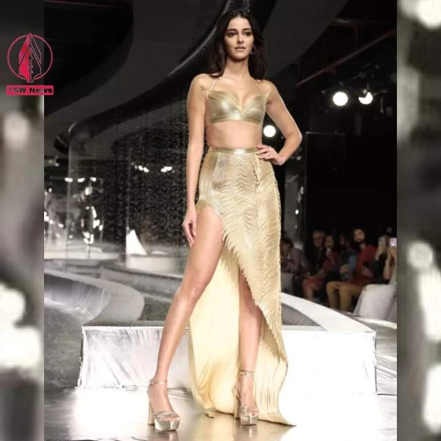 Day 6 of the ICW 2023 was marked by Athiya Shetty and Ananya Panday's showstopping presence on ramp. 