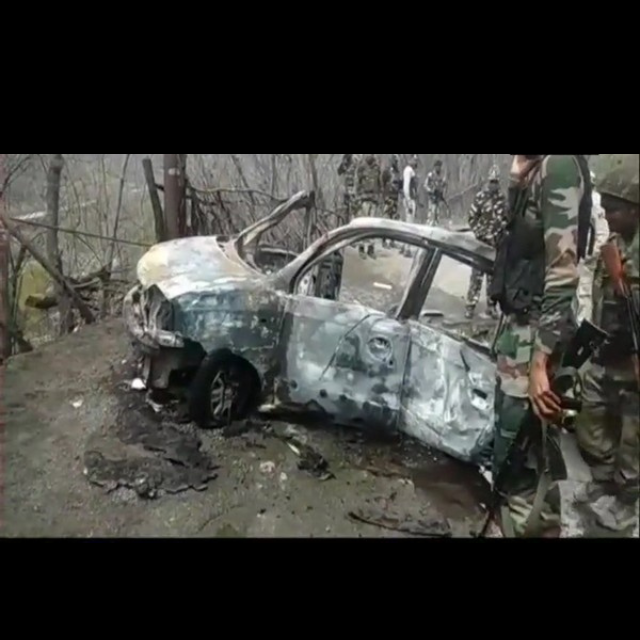 Srinagar, Jammu & Kashmir: Terrorist Attacked CRPF Vehicle 
