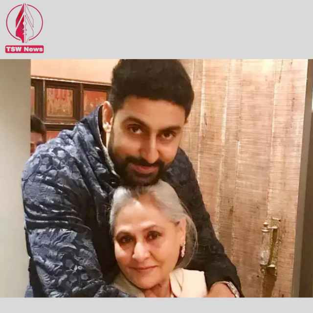 Abhishek with his mother Jaya Bachchan