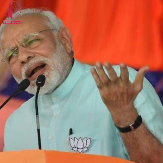 The Prime Minister of India, Narendra Modi, is currently on a two-day visit to Karnataka, and he has left no stone unturned to fire up the election campaign. On Saturday evening, Modi took to the streets of north Bengaluru 